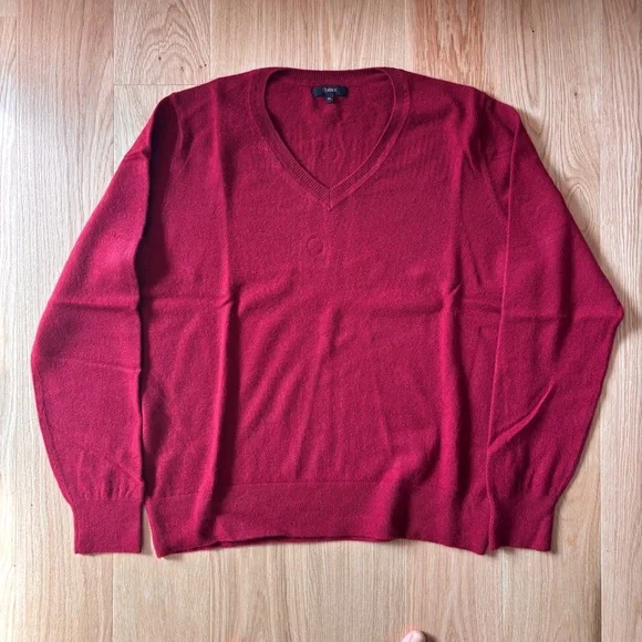 Mongolian Cashmere V-Neck Sweater - Picture 1 of 3